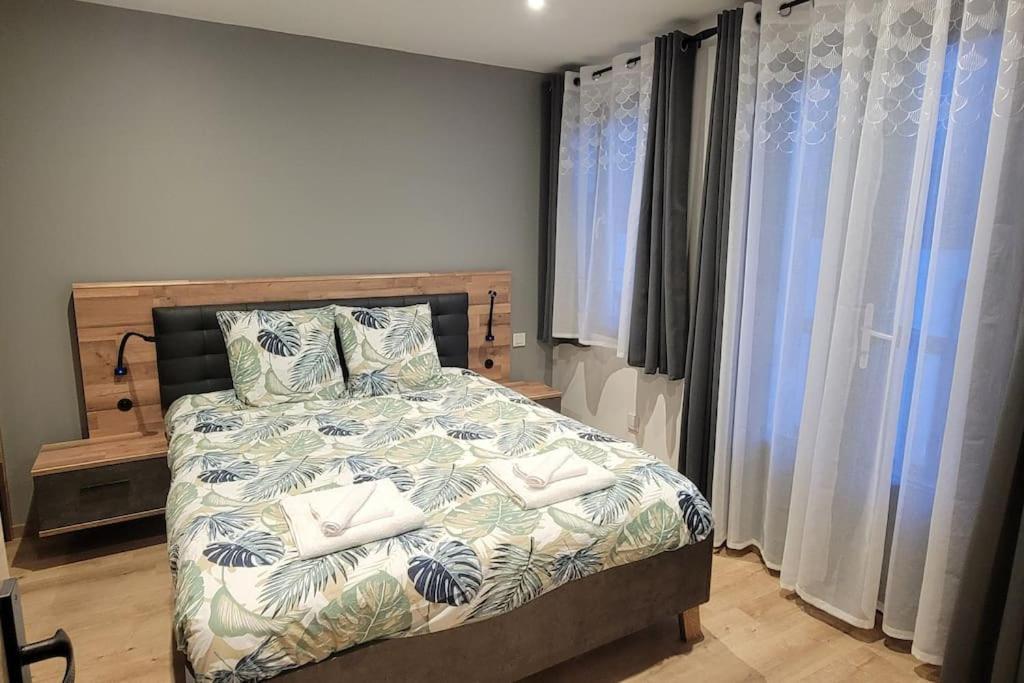 Superbe Appartement T2 Climatise, Idealement Situe Ugine Ngoại thất bức ảnh