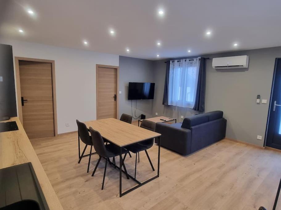 Superbe Appartement T2 Climatise, Idealement Situe Ugine Ngoại thất bức ảnh